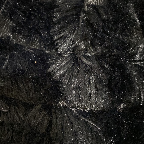 Black Buckle Daytrip Size S Black Faux Fur Vest! - Picture 7 of 7